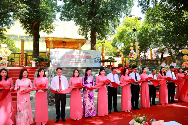 Khai mạc trưng bày tài liệu lưu trữ "Hà Nội và những cửa ô"