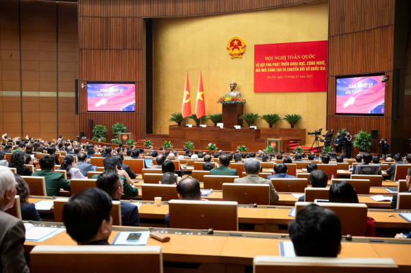 Cả nước lan tỏa tinh thần "Chuyển đổi số: nhanh hơn, hiệu quả hơn, gần dân hơn"